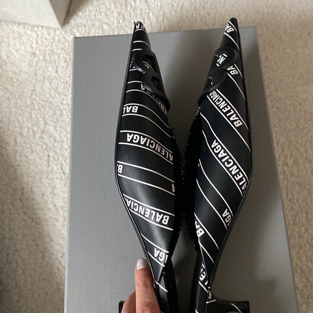 Balenciaga logo heels - Picture 7 of 12